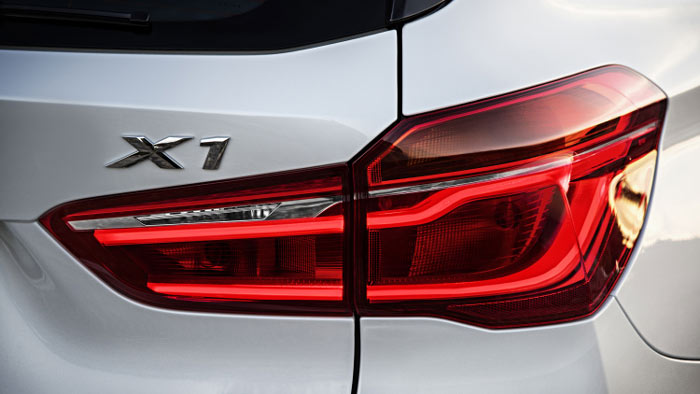 BMW X1 2016 года задний фонарь BMW X1 2016 года задний фонарь