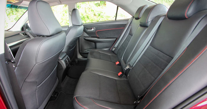 Салон Toyota Camry 2016 года Салон Toyota Camry 2016 года