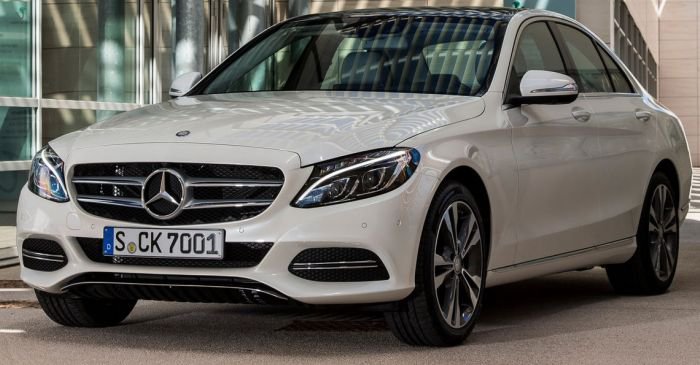 Российские автосалоны начали продажи полноприводных седанов Mercedes-Benz C200 4MATIC Российские автосалоны начали продажи полноприводных седанов Mercedes-Benz C200 4MATIC