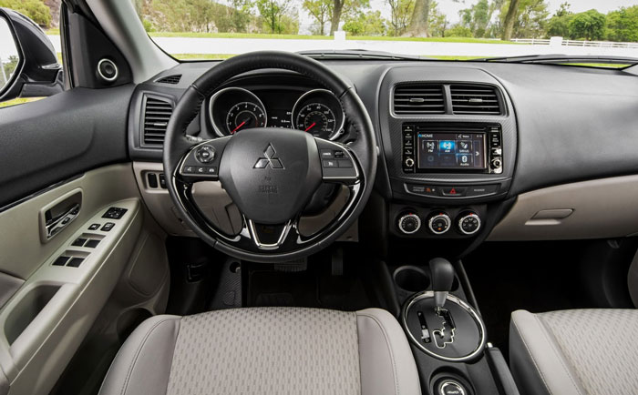 Салон Mitsubishi ASX 2016 года Салон Mitsubishi ASX 2016 года