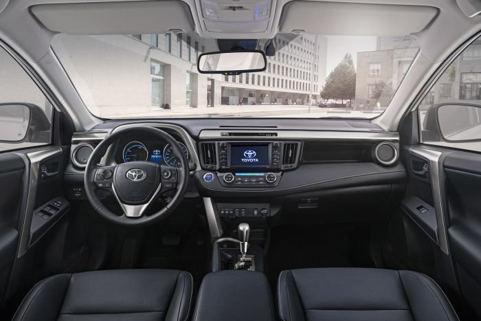Toyota RAV4 2016 салон Toyota RAV4 2016 салон