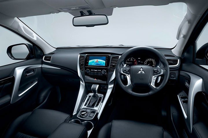 Салон Mitsubishi Pajero Sport 2017 года Салон Mitsubishi Pajero Sport 2017 года