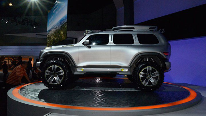 Mercedes GLB 2019 года серый сбоку Mercedes GLB 2019 года серый сбоку