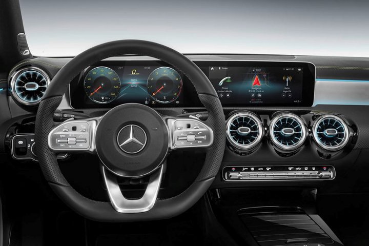 Mercedes GLB 2019 года приборная панель Mercedes GLB 2019 года приборная панель