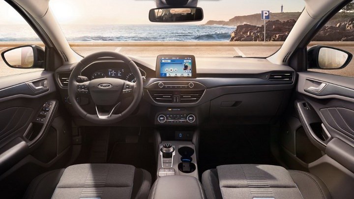 приборная панель Ford Focus 2019 года
